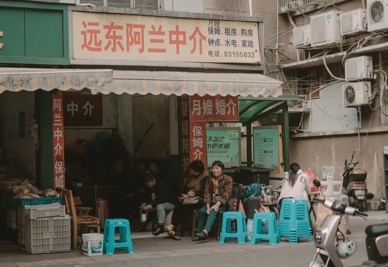 装修材料怎么选？小虎家居对比分析常用建材装饰的性价比与适用场景